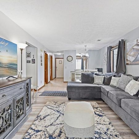 Spacious Modern Condo - 1St Floor - One Block To The Beach 미를 비치 외부 사진